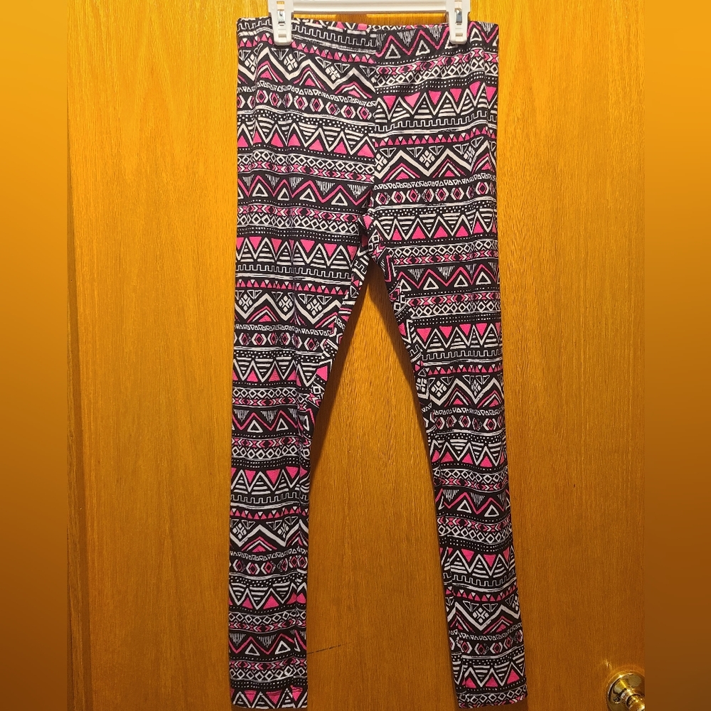NWOT No Boundaries Juniors Leggings Size Medium